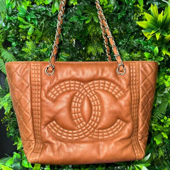 Chanel Paris Bombay Coco Bengal Shopping Tote Bag Brown Shoulder CC Rare Vintage